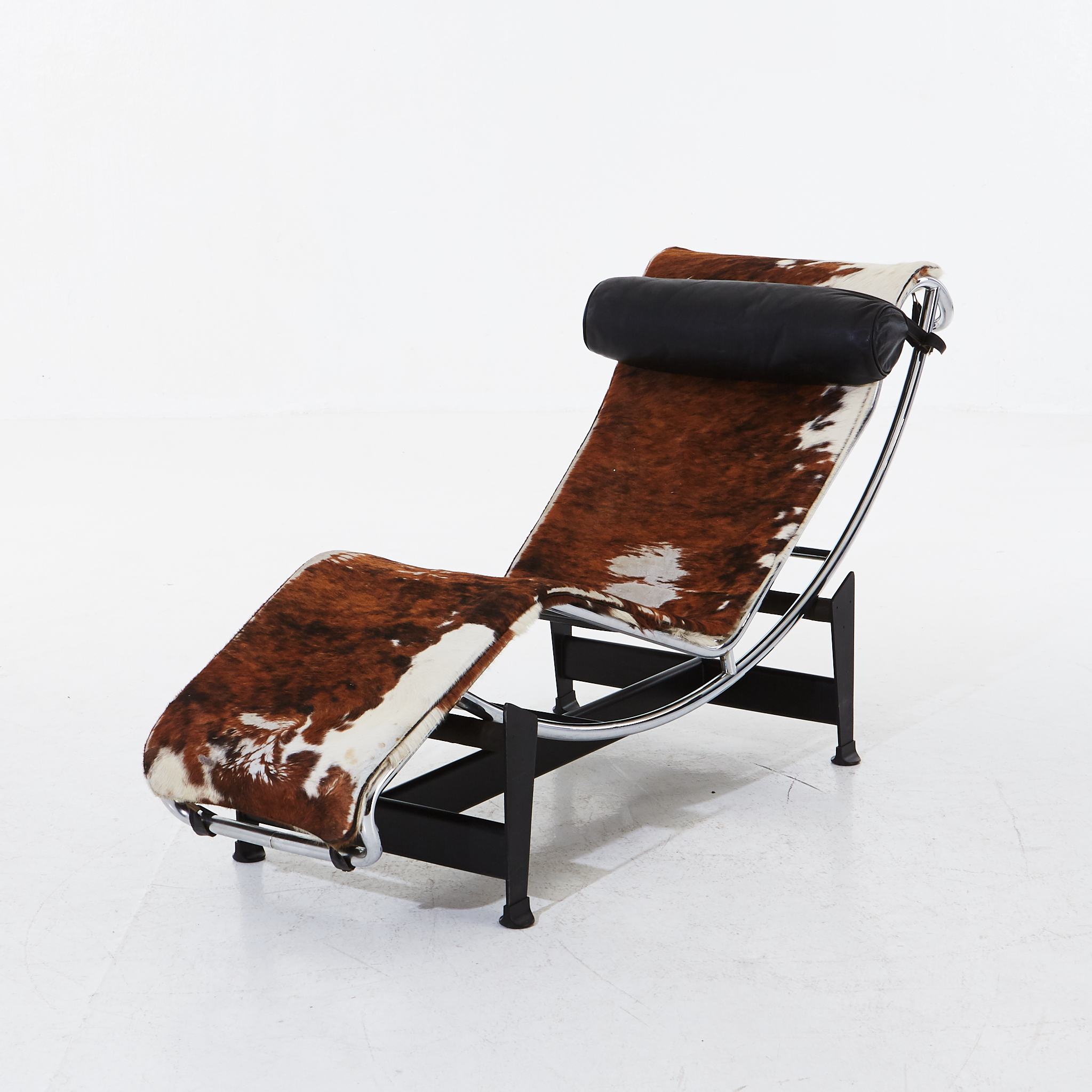 LC4 Chaise longue à reglage continu//
